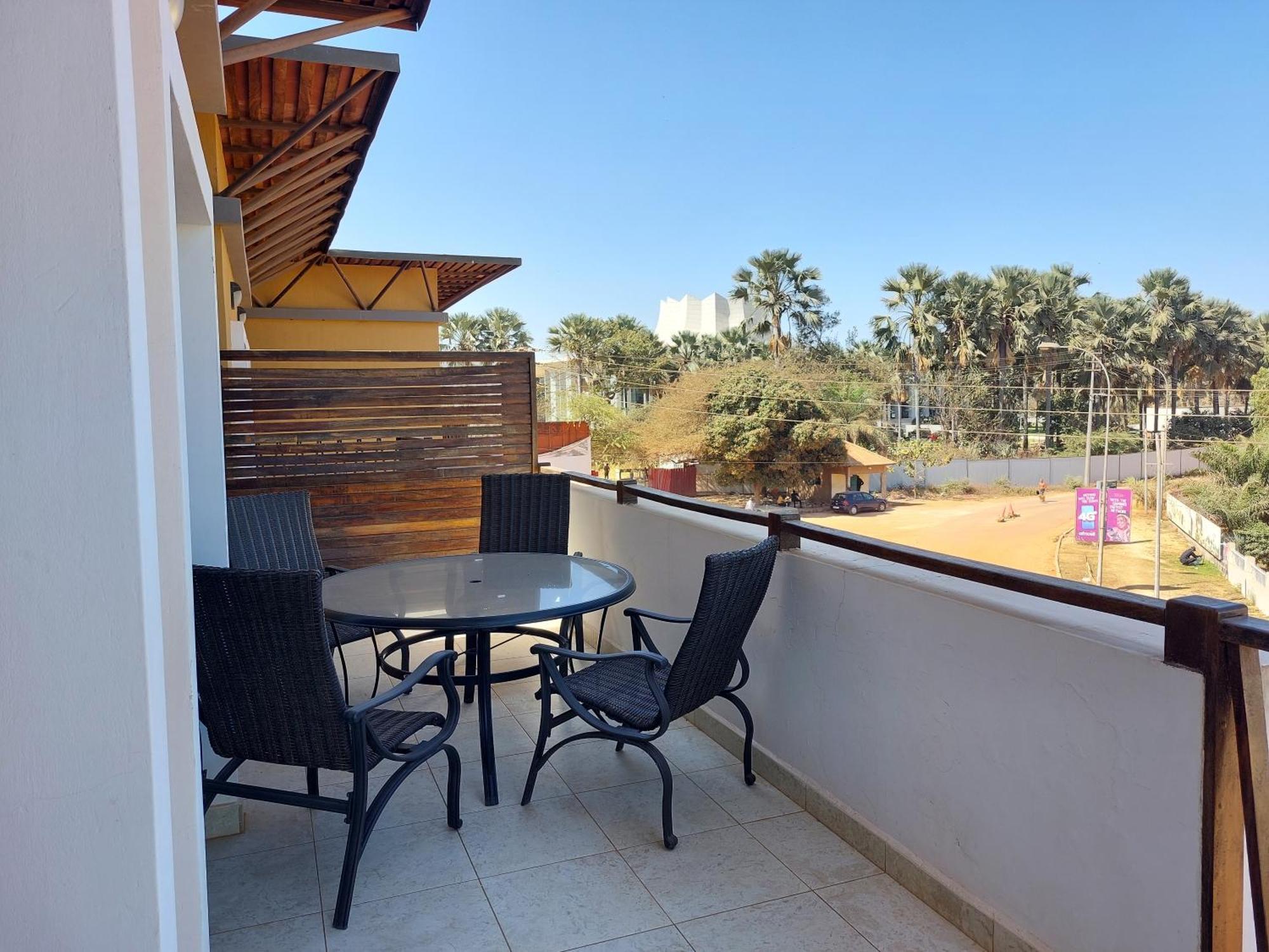 Forest View Apartments Kololi Luaran gambar
